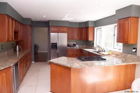 36 Crystal Ln, Delmar, NY 12054 photo 7