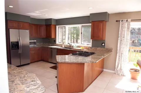 36 Crystal Ln, Delmar, NY 12054 photo 8