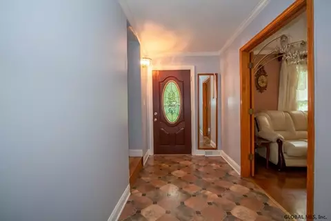 3677 E Lydius St, Schenectady, NY 12303 photo 2
