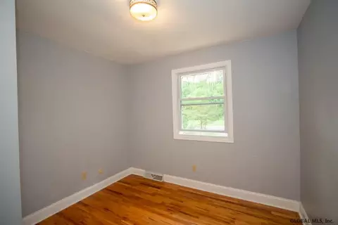 3677 E Lydius St, Schenectady, NY 12303 photo 12