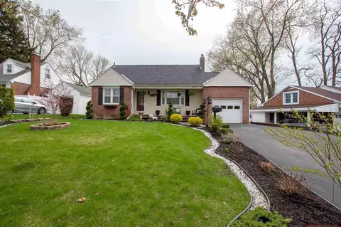 1452 Grenoside Ave, Schenectady, NY 12308 photo 2