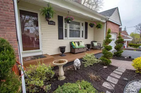 1452 Grenoside Ave, Schenectady, NY 12308 photo 5
