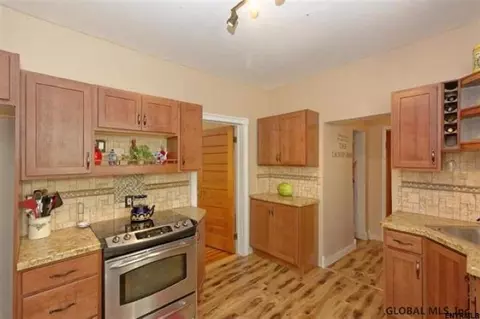 452 Fourth St, Schenectady, NY 12306 photo 14
