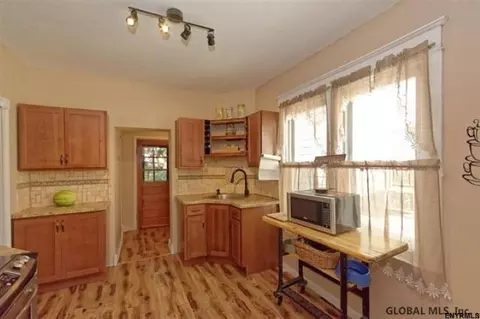 452 Fourth St, Schenectady, NY 12306 photo 13