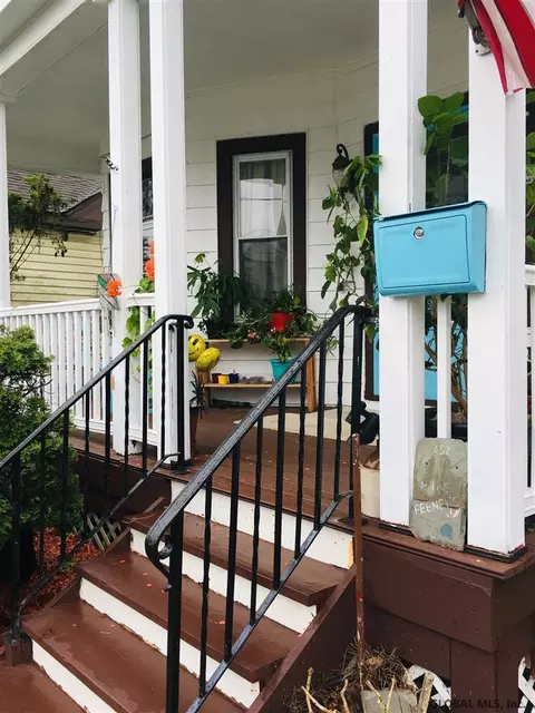452 Fourth St, Schenectady, NY 12306 photo 2