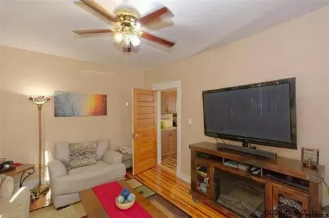 452 Fourth St, Schenectady, NY 12306 photo 10