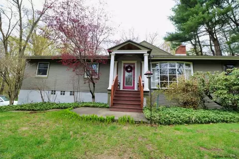 7 Stony Brook Dr, Rexford, NY 12148 photo 2