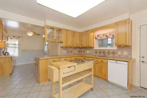 1270 Garner Ave, Schenectady, NY 12309 photo 12