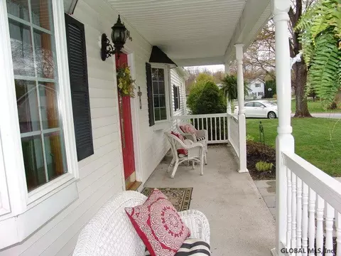 1002 Inner Dr, Schenectady, NY 12303 photo 4
