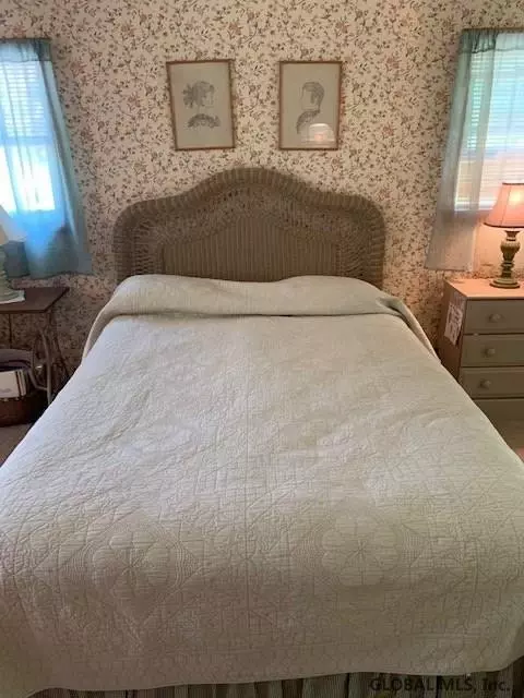 426 Taurus Rd, Schenectady, NY 12304 photo 22