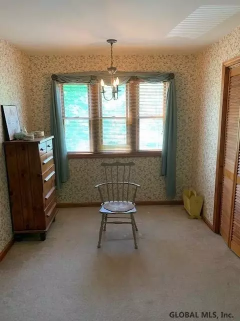 426 Taurus Rd, Schenectady, NY 12304 photo 24