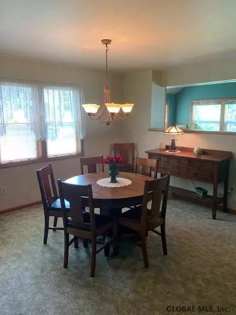 426 Taurus Rd, Schenectady, NY 12304 photo 15