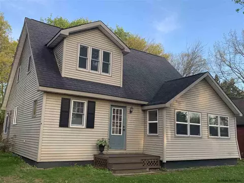 426 Taurus Rd, Schenectady, NY 12304 photo 1