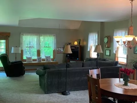 426 Taurus Rd, Schenectady, NY 12304 photo 5