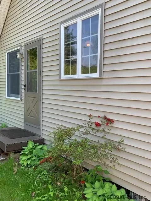 426 Taurus Rd, Schenectady, NY 12304 photo 35