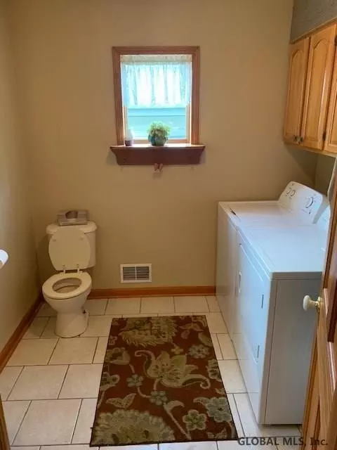 426 Taurus Rd, Schenectady, NY 12304 photo 19