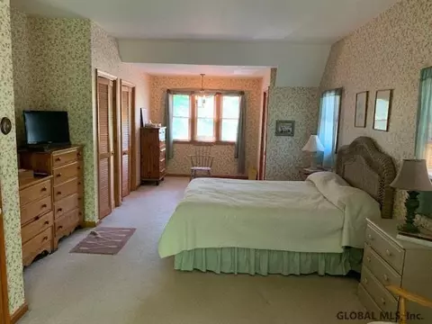 426 Taurus Rd, Schenectady, NY 12304 photo 21