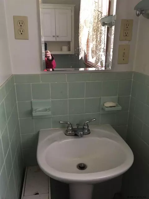 29 Maple St, Whitehall, NY 12887 photo 18