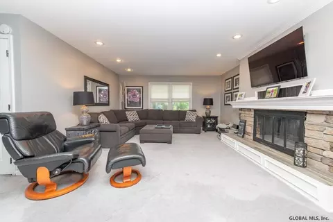101 Benjamin St, Schenectady, NY 12303 photo 4