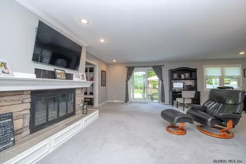 101 Benjamin St, Schenectady, NY 12303 photo 5