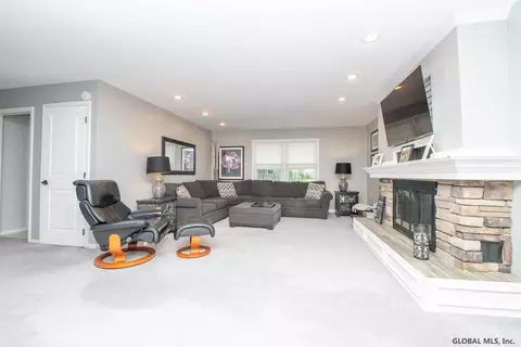 101 Benjamin St, Schenectady, NY 12303 photo 8