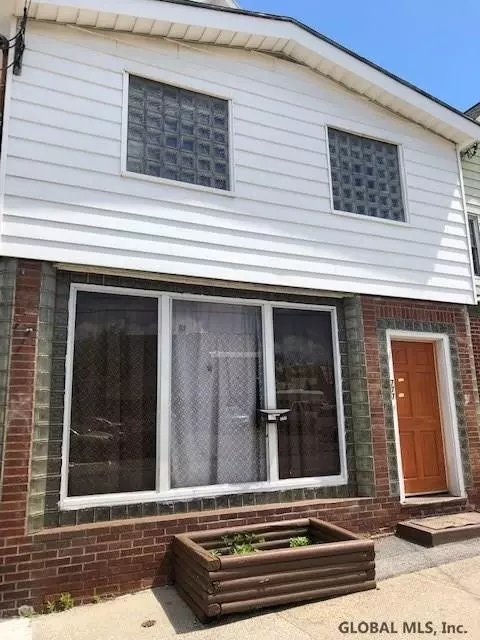 777 Eastern Ave, Schenectady, NY 12308 photo 3