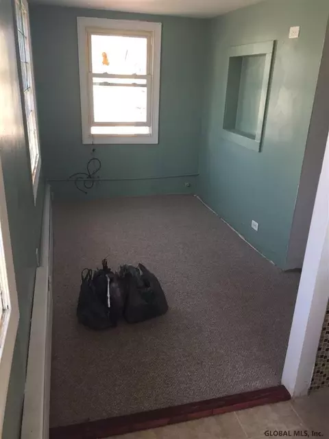 777 Eastern Ave, Schenectady, NY 12308 photo 9