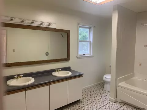 423 Rector Rd, Glenville, NY 12302 photo 14