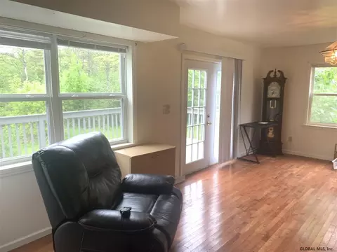 423 Rector Rd, Glenville, NY 12302 photo 3
