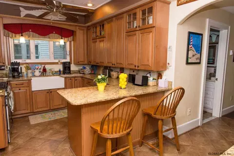 1179 Sumner Ave, Schenectady, NY 12309 photo 3