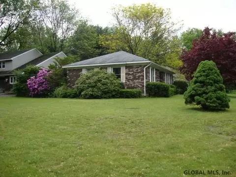 4 Jefferson Rd, Glenmont, NY 12077 photo 27