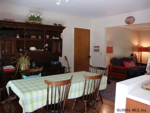 4 Jefferson Rd, Glenmont, NY 12077 photo 14