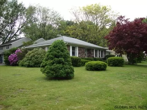 4 Jefferson Rd, Glenmont, NY 12077 photo 3
