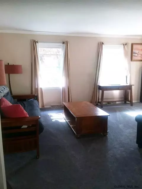 4 Jefferson Rd, Glenmont, NY 12077 photo 11