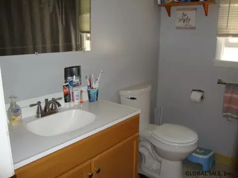 4 Jefferson Rd, Glenmont, NY 12077 photo 25