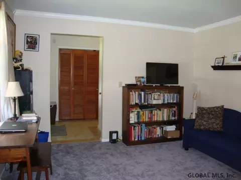 4 Jefferson Rd, Glenmont, NY 12077 photo 10
