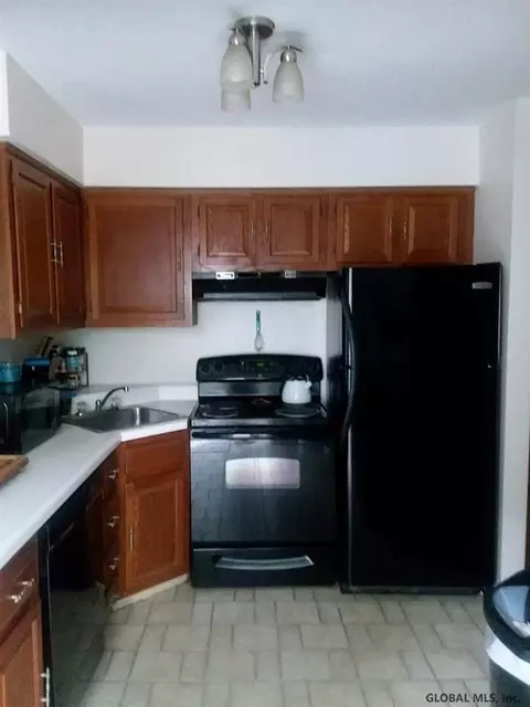 4 Jefferson Rd, Glenmont, NY 12077 photo 16