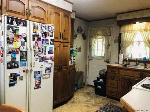 752 Curry Rd, Schenectady, NY 12306 photo 12