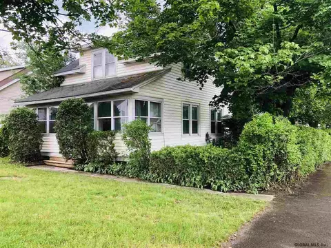 752 Curry Rd, Schenectady, NY 12306 photo 1