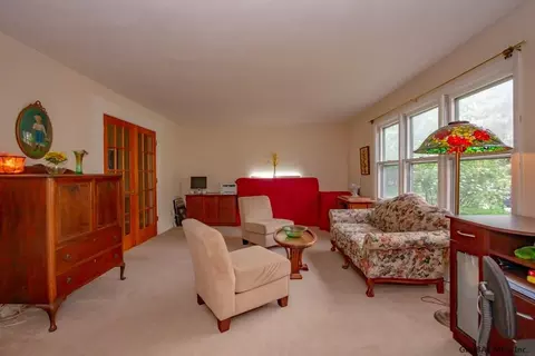 3 Skyline Dr, Latham, NY 12110 photo 9