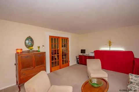 3 Skyline Dr, Latham, NY 12110 photo 8