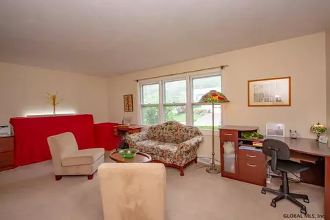 3 Skyline Dr, Latham, NY 12110 photo 6