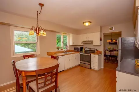 3 Skyline Dr, Latham, NY 12110 photo 19