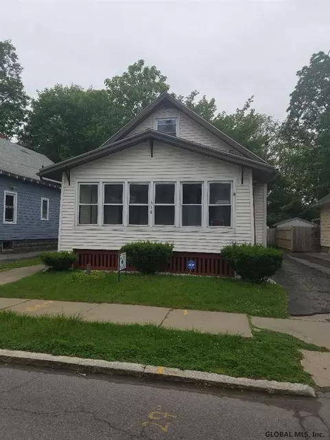 318 Robinson St, Schenectady, NY 12304 photo 1