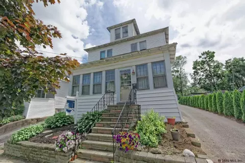 1026 Keyes Ave, Schenectady, NY 12309 photo 2