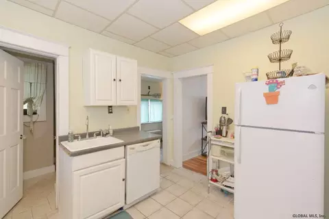1026 Keyes Ave, Schenectady, NY 12309 photo 15