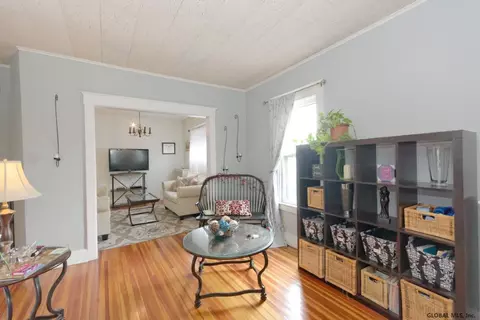 1026 Keyes Ave, Schenectady, NY 12309 photo 3