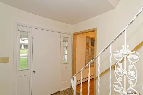 2007 Anthony Dr, Schenectady, NY 12303 photo 5