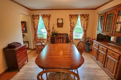 370 Elm Ave, Delmar, NY 12054 photo 16