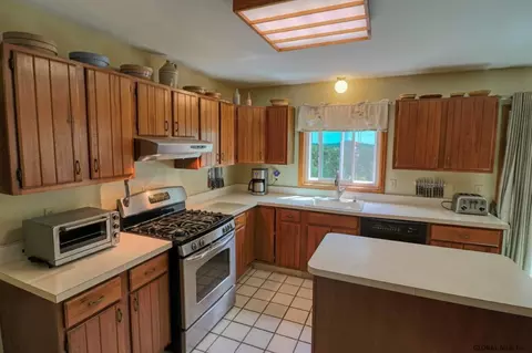 370 Elm Ave, Delmar, NY 12054 photo 10